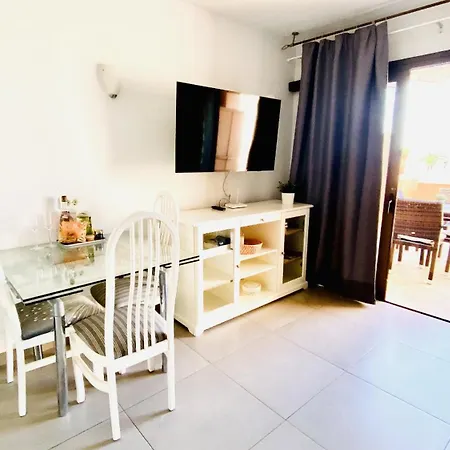 아파트 Royal Garden Sea Views By Deihu Experiences